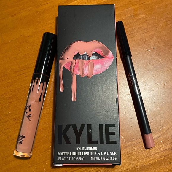 🎉HP🎉Kylie Jenner Matte Lip Kit One Wish 👄 - Picture 4 of 16